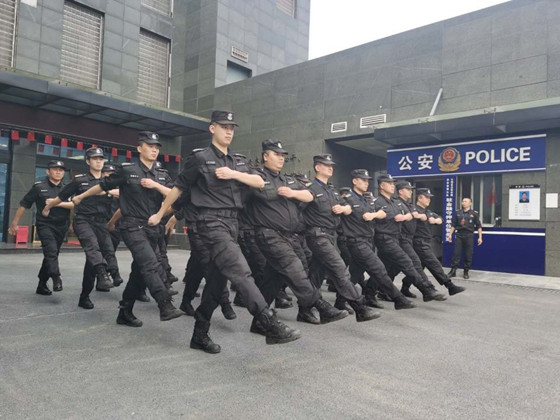 勤务礼仪基础训练.jpg